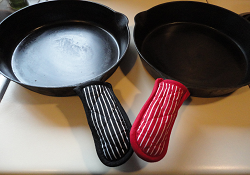 cast iron skillet mitts